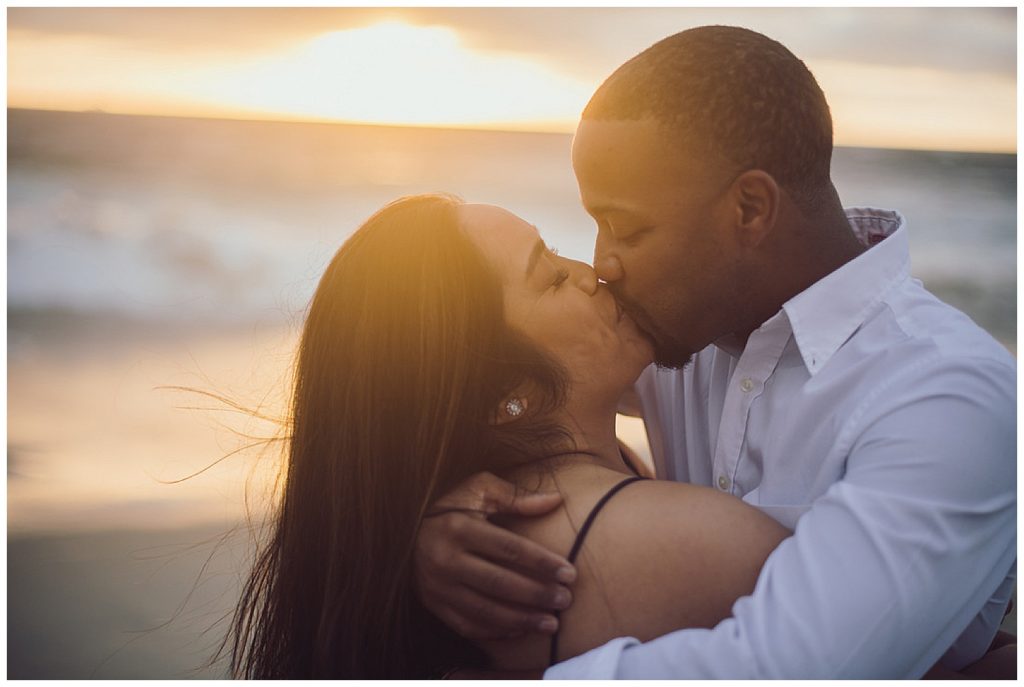 couple kissing