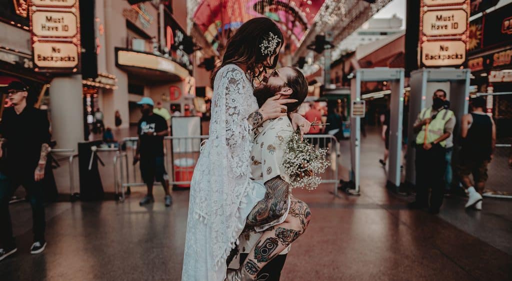 Rock n roll vibes Vegas wedding_Twomermaids Photography_DSC_3670 1024x563