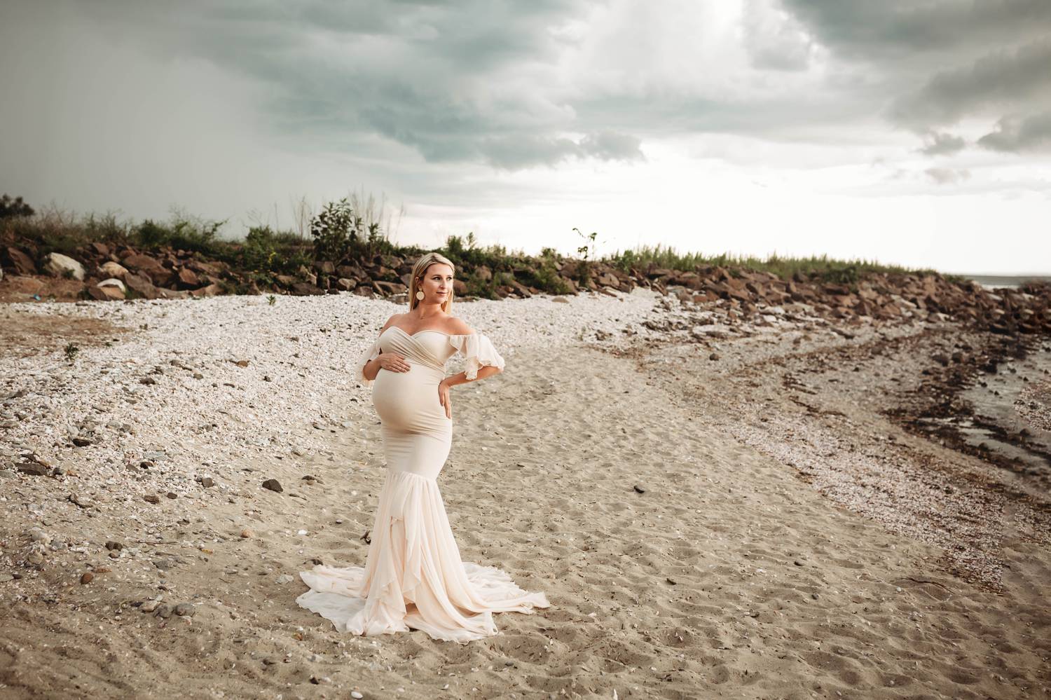 Maternity portrait on the beach